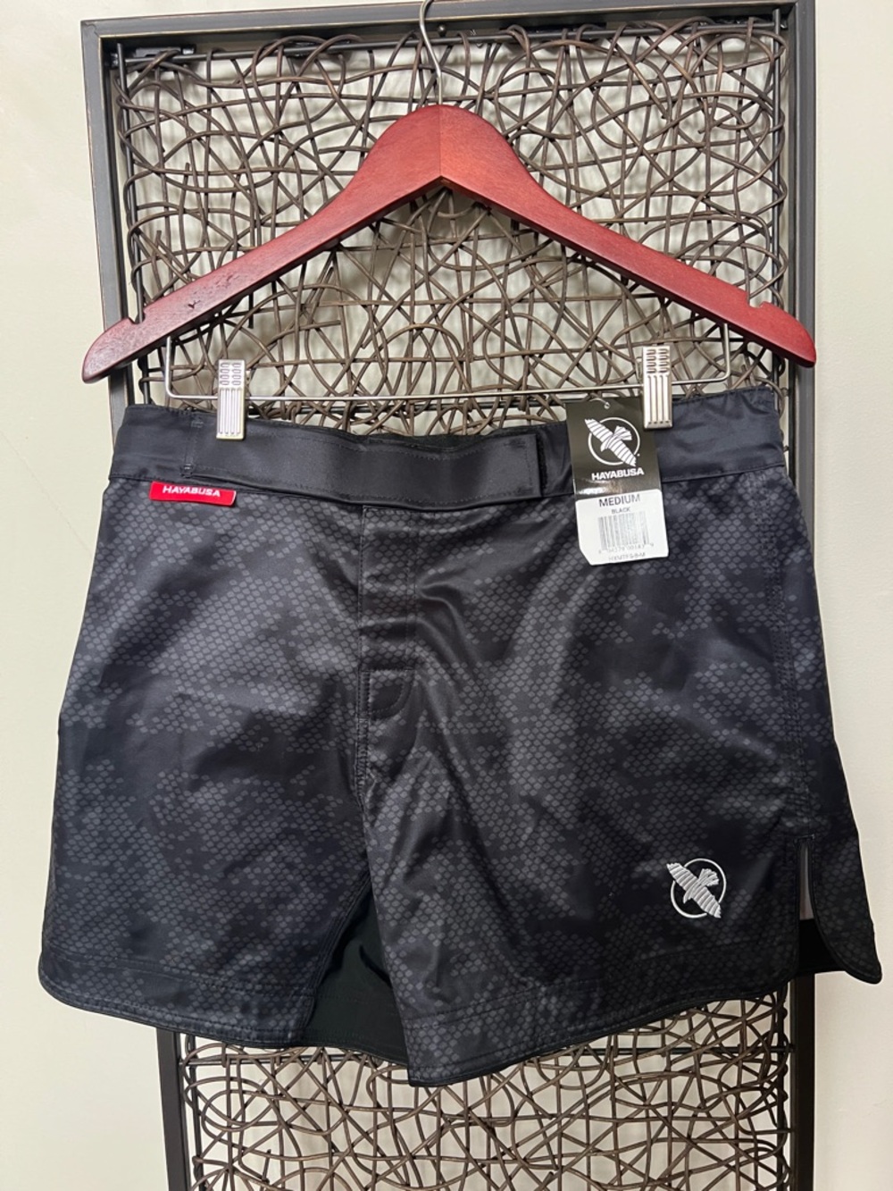 Hayabusa Hexagon Mid-Thigh Hybrid Fight Short black virtually indestructible M - Picture 2 of 16
